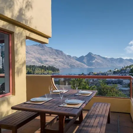 Magnificent Apartment With Great Views!